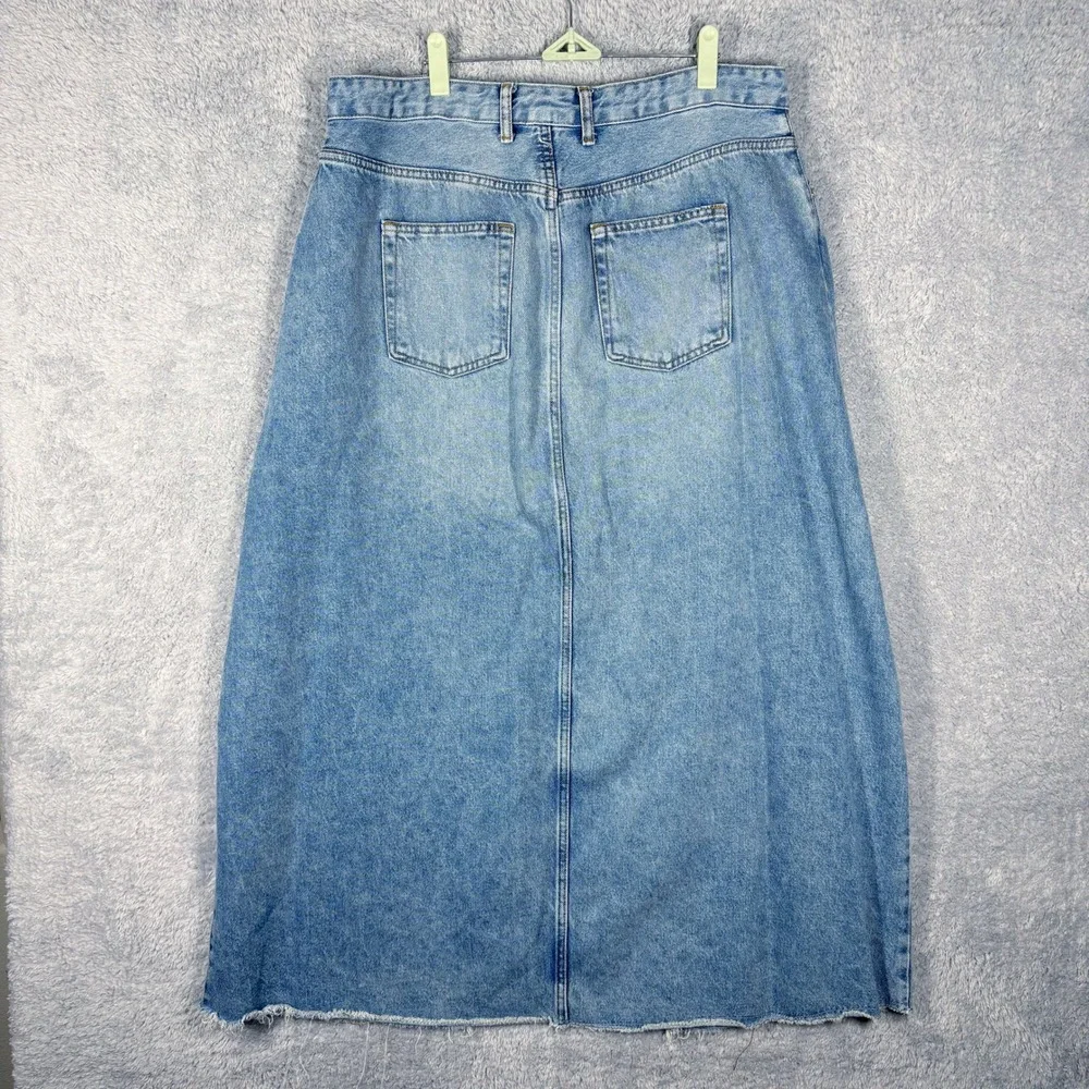Anthropologie Pilcro Madi Front Slit Denim Maxi Skirt Sz 16 Light Wash‎ Fray Hem